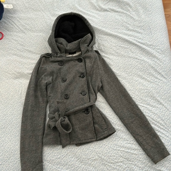 Guess sweater jacket with detachable fleece hood, size small - Picture 1 of 4